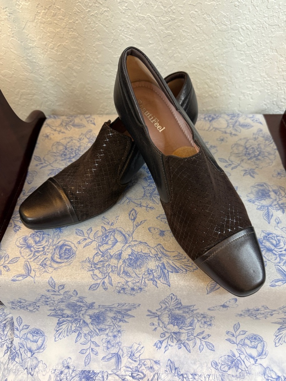 BeautiFeel Women’s Dark Brown Textured Cap-Toe Slip-On Loafers